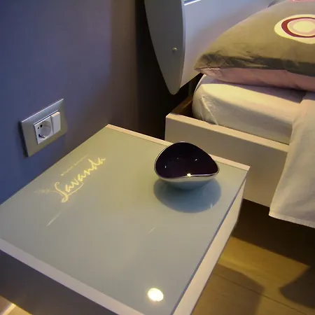 Lavender Daire Split